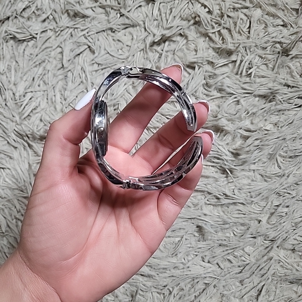 Womens Finesse Watch Vintage Unique Bracelet Cuff Silver Tone - Used ✨️💫 - Picture 6 of 11
